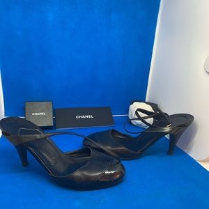 Chanel Black Lambskin Patent Cap Toe CC Slingback  Pumps Sz 37.5